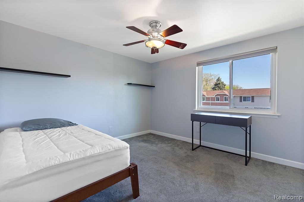 45880 KENSINGTON Street, Utica, MI 48317 — Photo 9