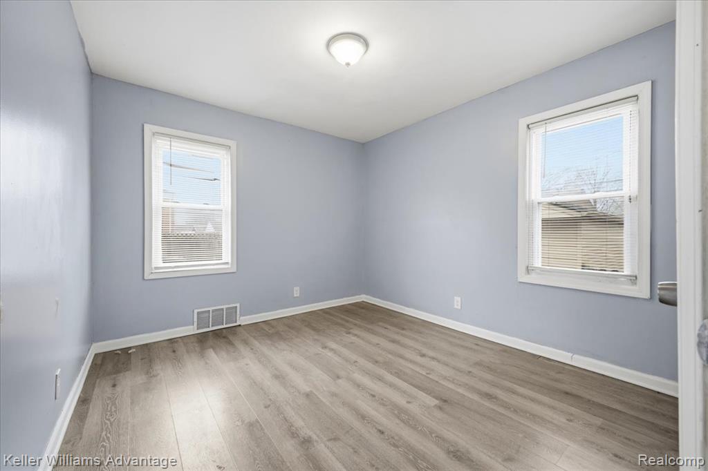 2145 Vernier Road, Grosse Pointe Woods, MI 48236 — Photo 23