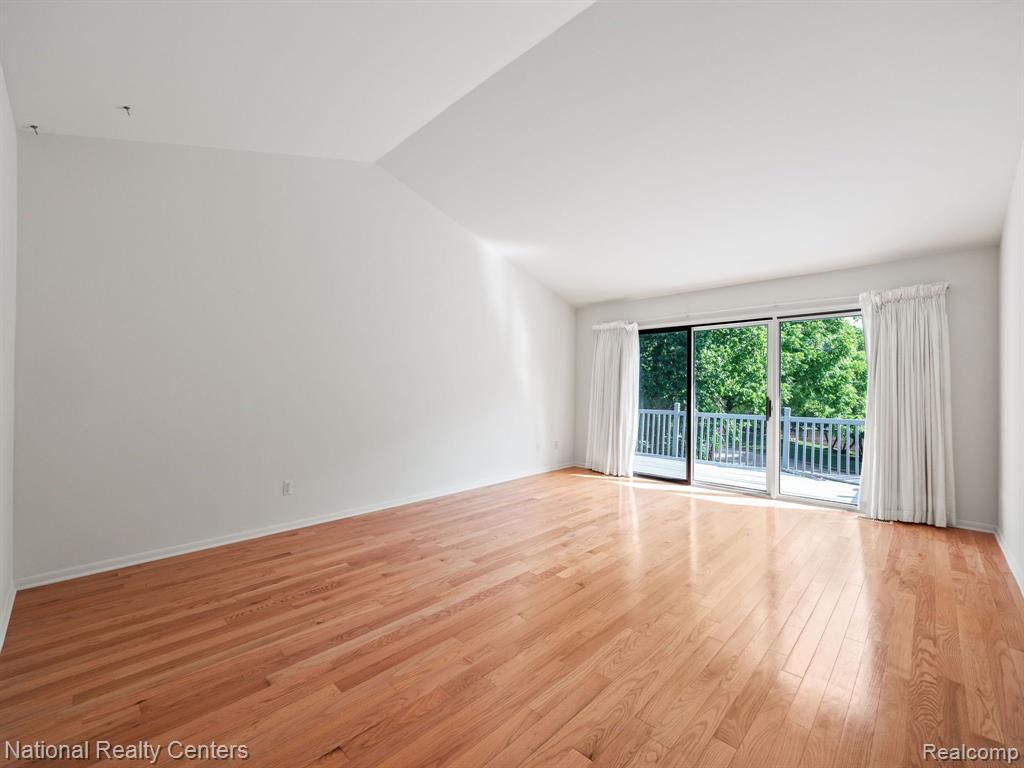 4888 WOODCLIFF HILL Road, West Bloomfield, MI 48323 — Photo 27