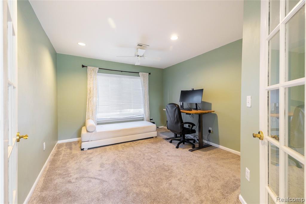 907 Huntclub Boulevard, Auburn Hills, MI 48326 — Photo 31