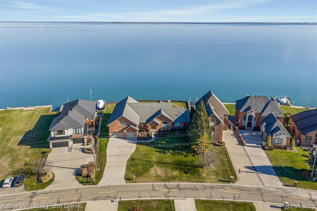 37580 Lakeshore Drive, Harrison Township, MI — Photo 4