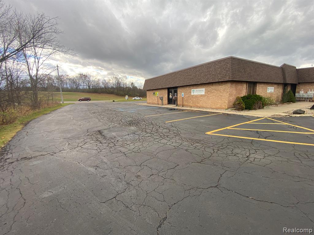 8145 S SAGINAW Street, Grand Blanc, MI 48439 — Photo 6
