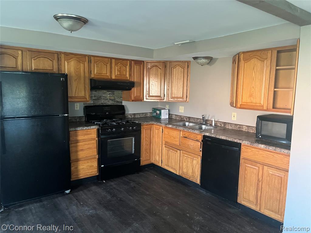 2929 N River Road, Fort Gratiot, MI 48059 — Photo 8