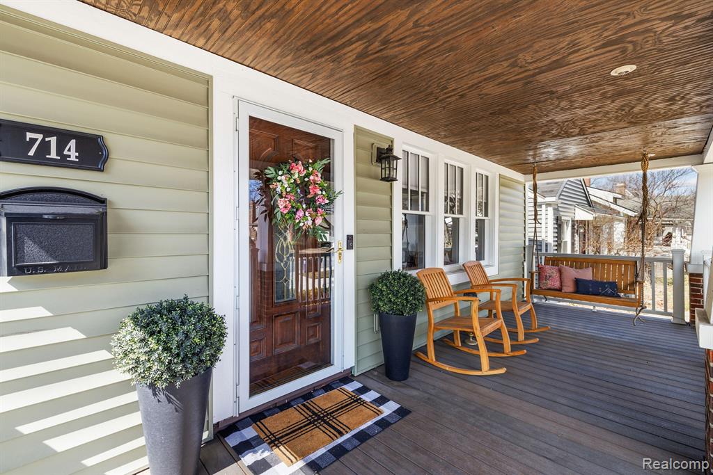714 S Rembrandt Avenue, Royal Oak, MI 48067 — Photo 2