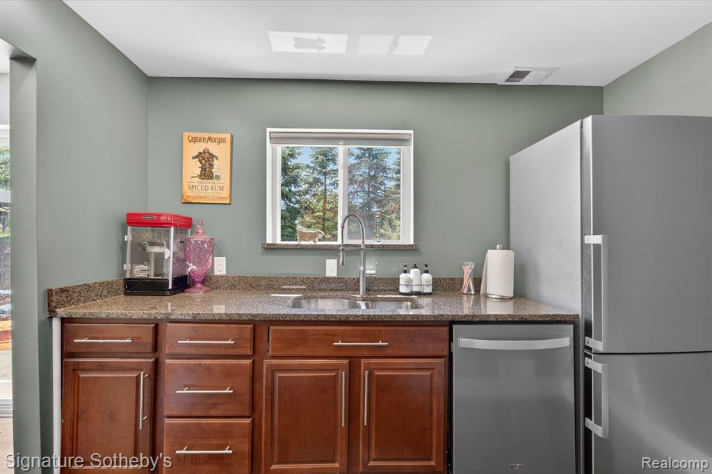 30650 Lahser Road, Beverly Hills, MI 48025 — Photo 45