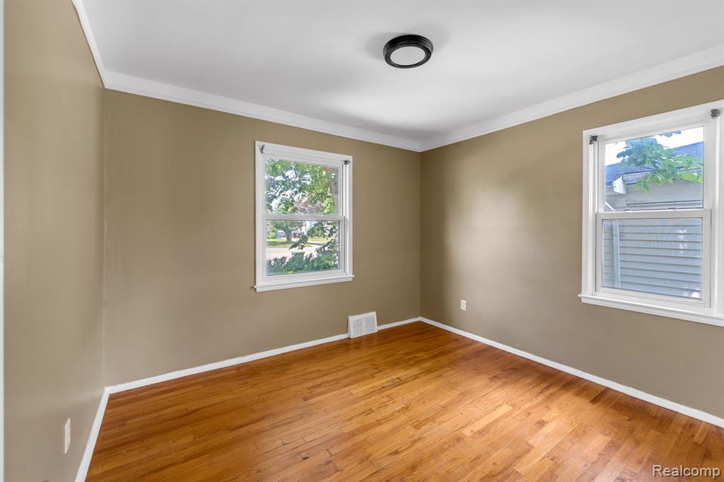 7641 Pelham Road, Allen Park, MI 48101 — Photo 11