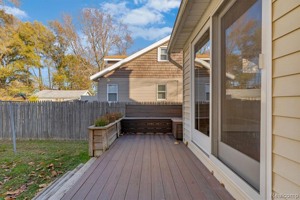 724 W Cambourne Street, Fenton, MI 48220 — Photo 13
