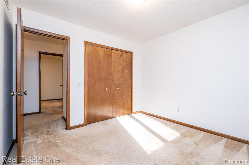 7053 Pershing, Waterford, MI 48327 — Photo 25