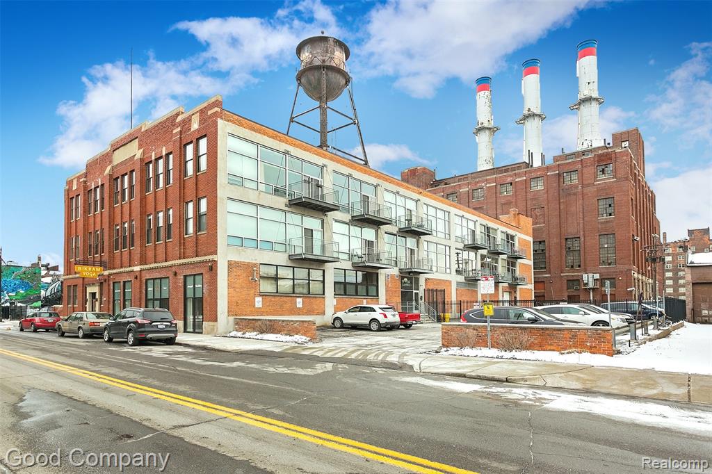 55 W Canfield, Detroit, MI 48201 — front exterior