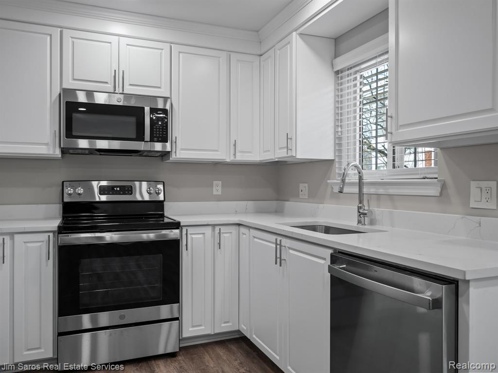 895 Harcourt Road, Grosse Pointe Park, MI 48230 — Photo 3