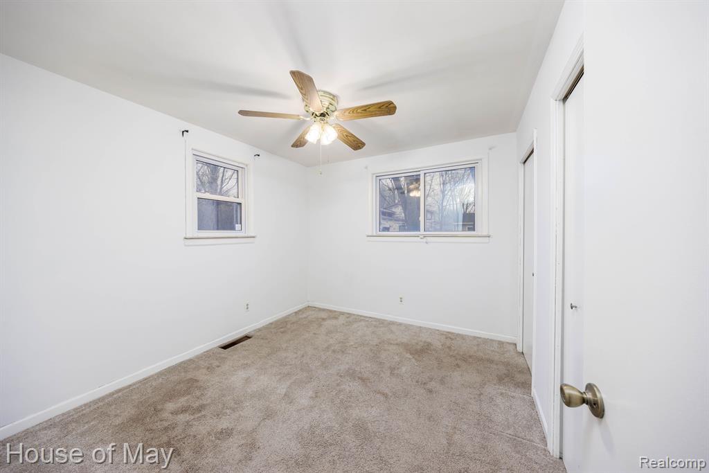 4822 FILER Street, Waterford, MI 48328 — Photo 11