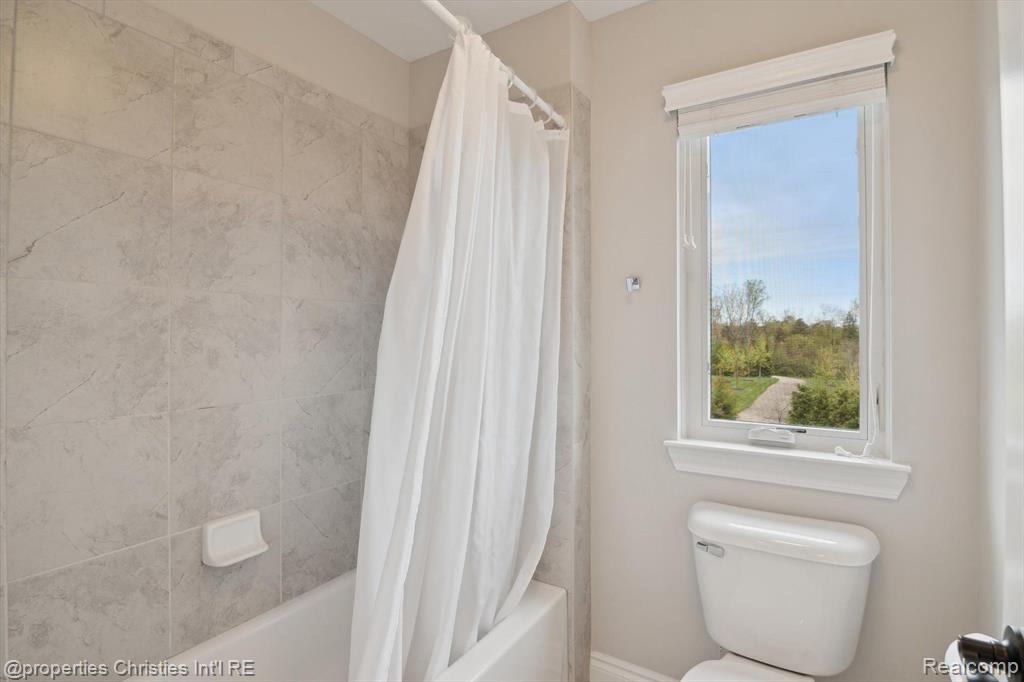 47660 WALES, Northville, MI 48167 — Photo 40