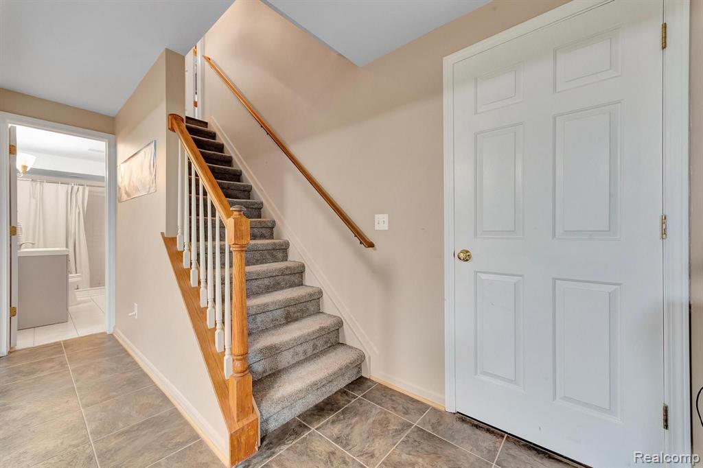 573 NAKOMIS Trail, Lake Orion, MI 48362 — Photo 49
