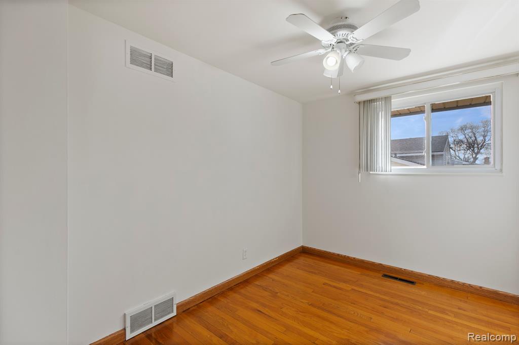 8573 SAN MARCO Boulevard, Sterling Heights, MI 48313 — Photo 20