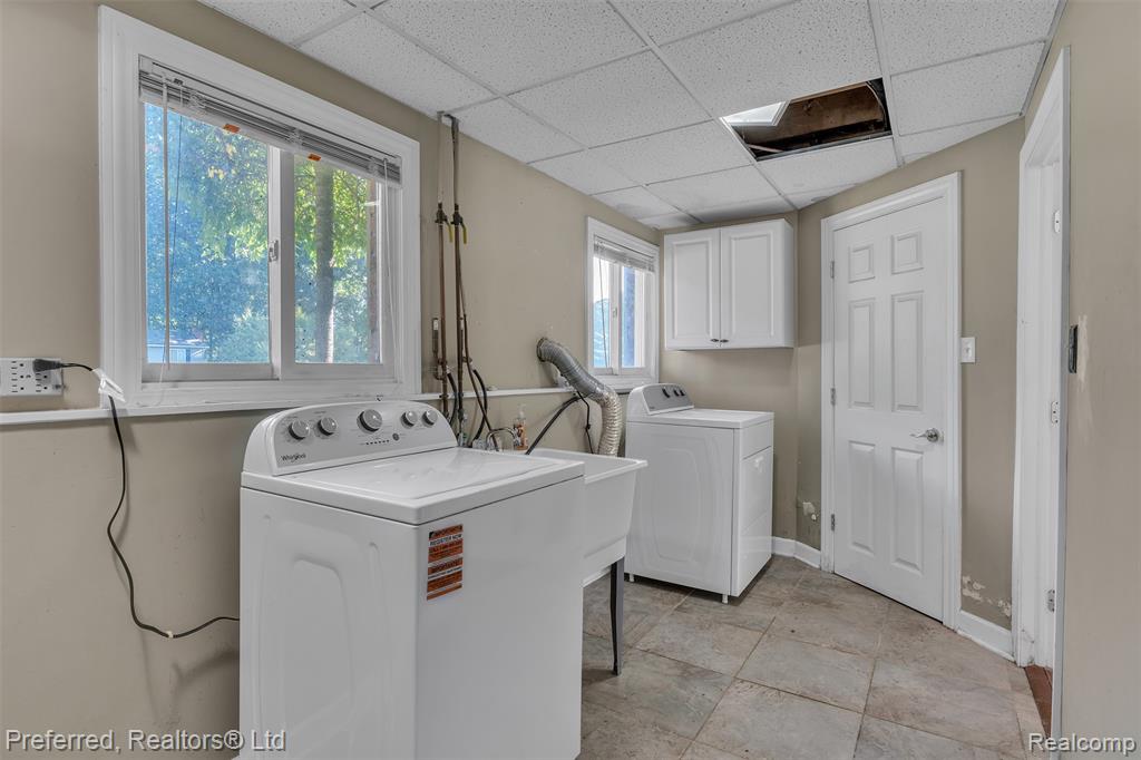 9366 Wild Oaks Circle, South Lyon, MI 48178 — Photo 37