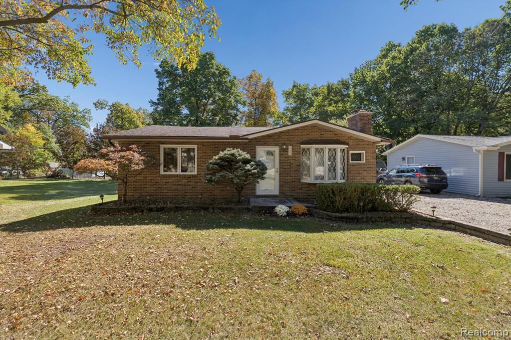 1560 Odette, Hartland, MI 48353 — Photo 3
