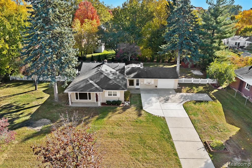 8946 OPORTO Street, Livonia, MI 48150 — Photo 33