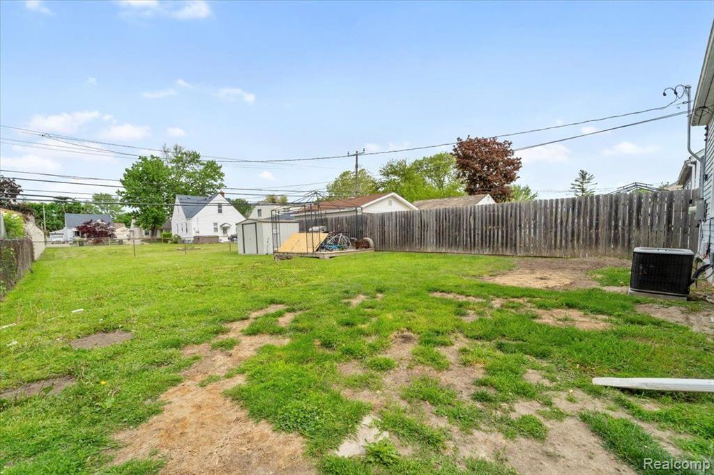 6880 Ziegler Street, Taylor, MI 48180 — Photo 24