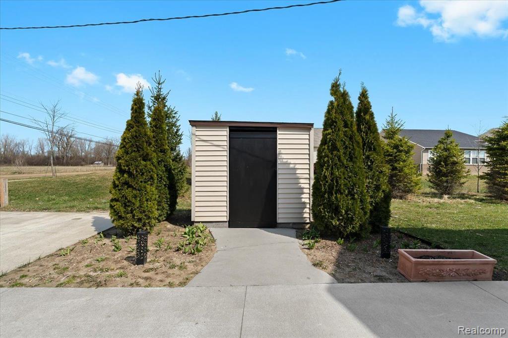 4075 BARR Road, Canton, MI 48188 — Photo 42