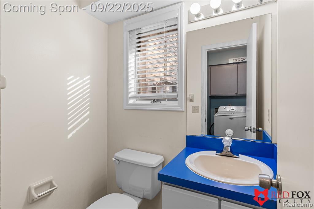 6031 Oak Creek Drive, Swartz Creek, MI 48473 — Photo 14