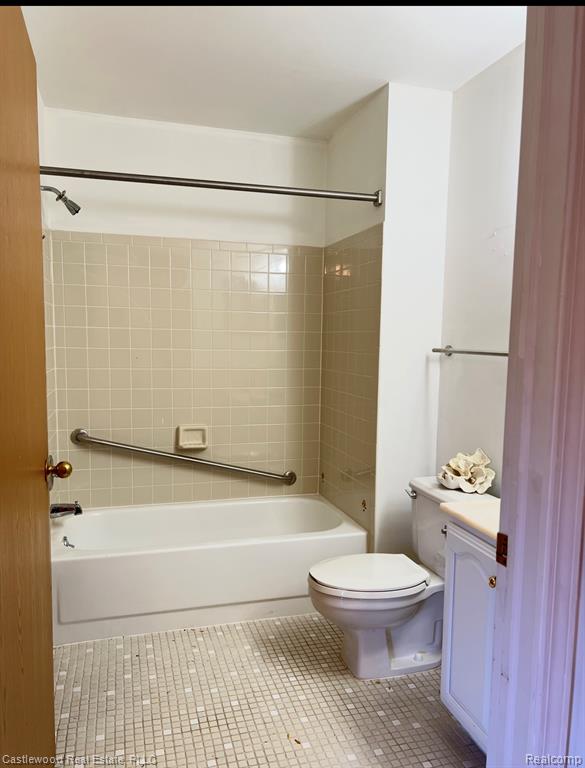 947 Wexford Way, Rochester Hills, MI 48307 — Photo 7