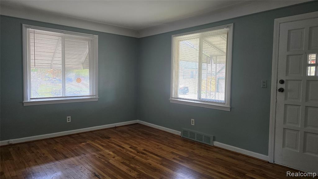 623 E Elza Avenue, Hazel Park, MI 48030 — Photo 4