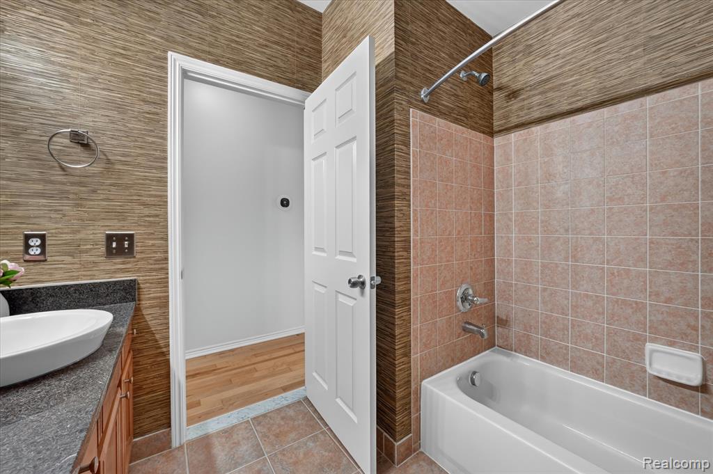 860 Island Lake Drive, Oxford, MI 48371 — Photo 26