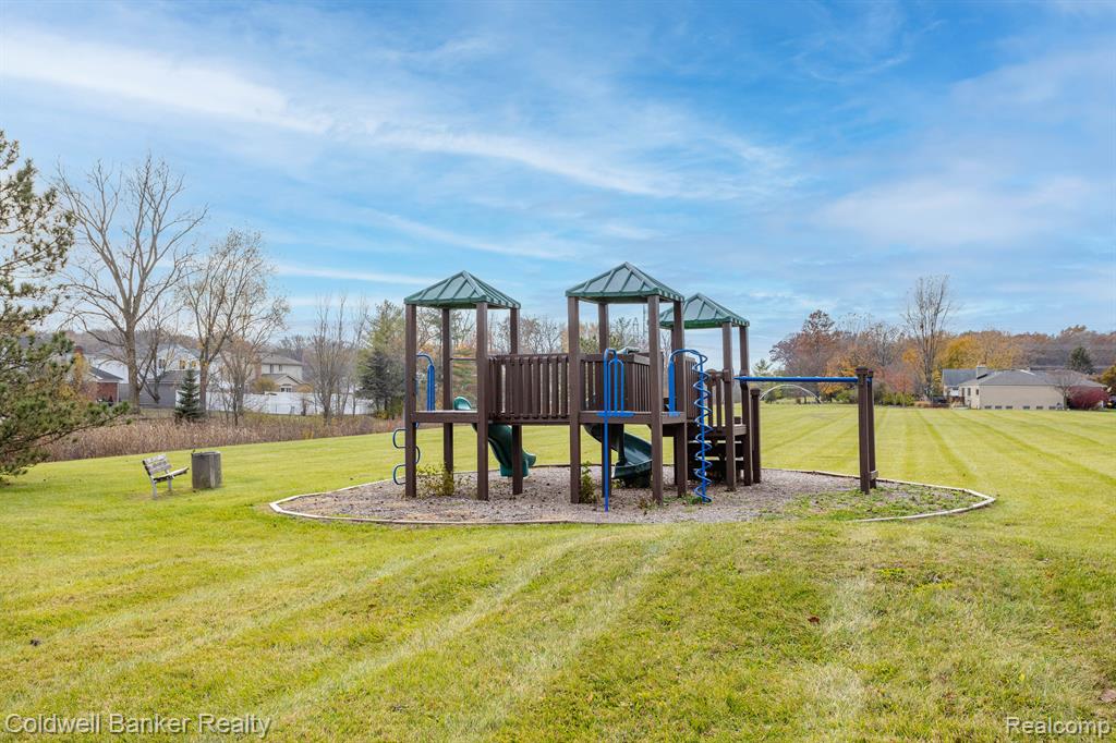 1068 KINGS, Canton, MI 48188 — Photo 37