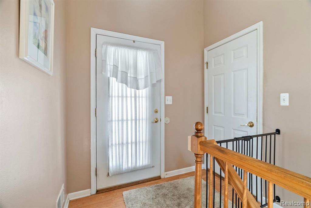 865 CRYSTAL Lane, Marysville, MI 48040 — Photo 14