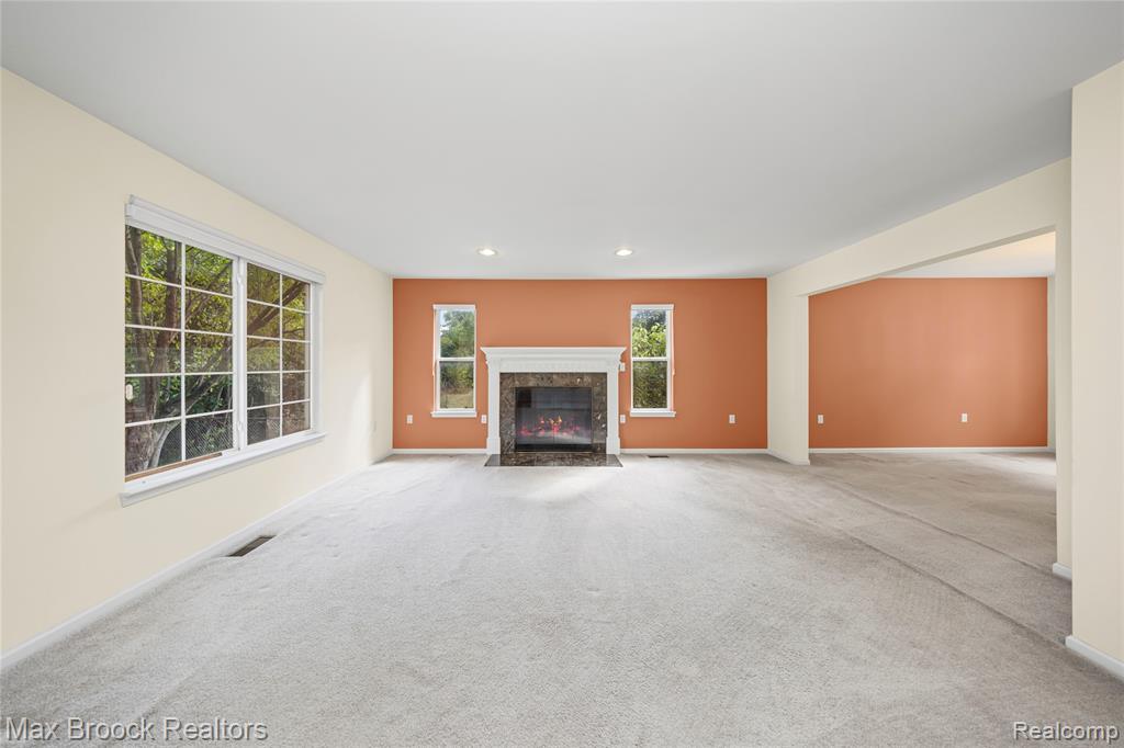 71 DONNA Court, Waterford, MI 48327 — Photo 5
