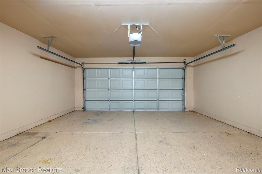 7657 Windgate Circle, West Bloomfield, MI 48323 — Photo 45