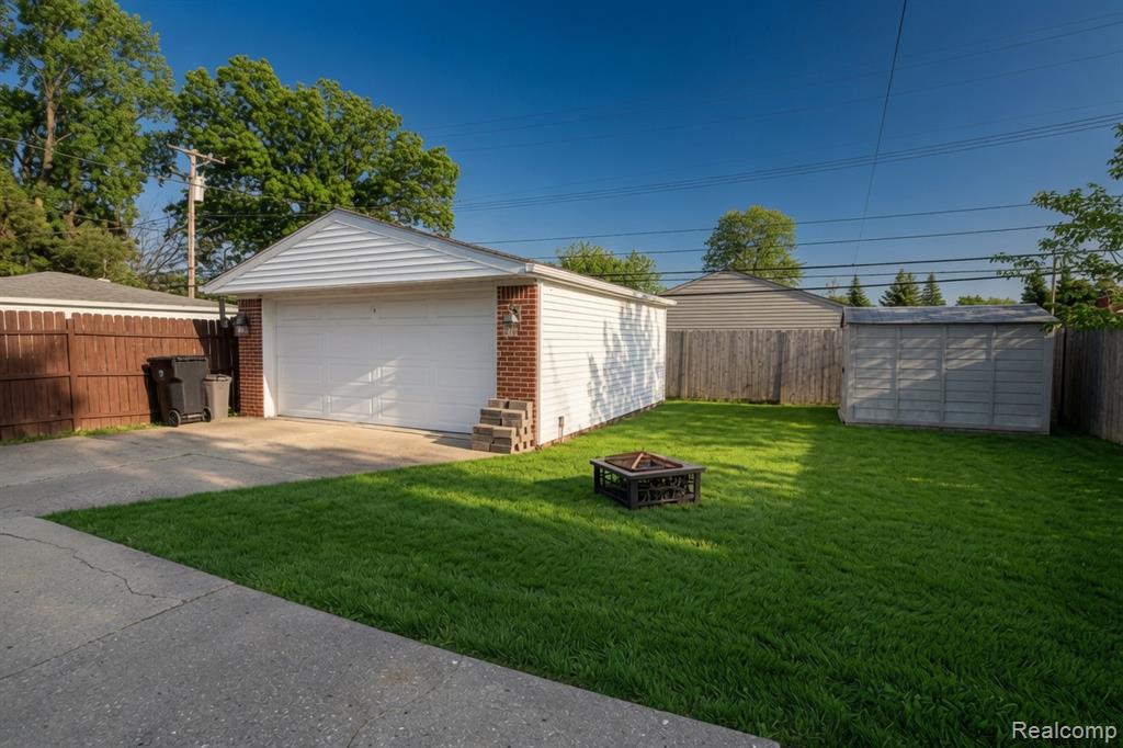 18584 Blue Island Court, Roseville, MI 48066 — Photo 3