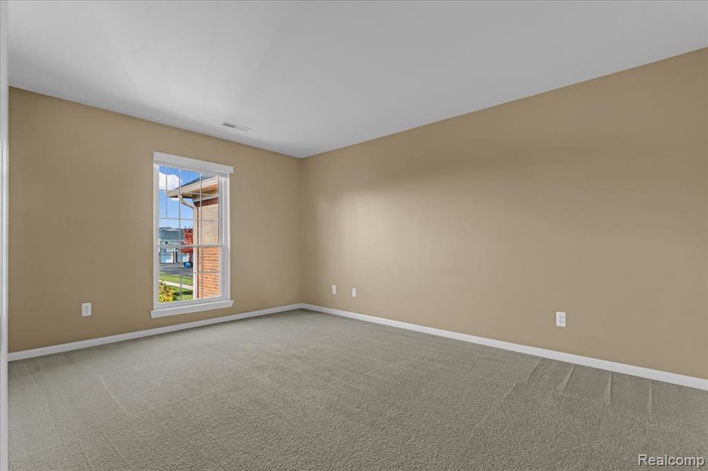 51641 Hale Lane, Chesterfield, MI — Photo 19