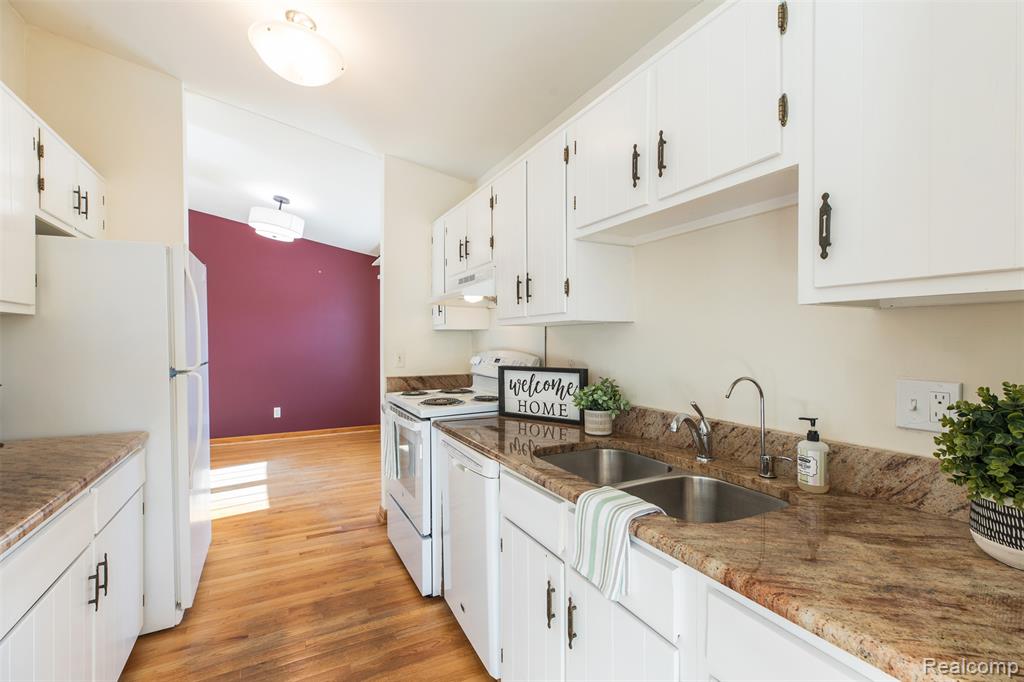 20940 E Glen Haven Circle, 46, Northville, MI 48167 — Photo 4