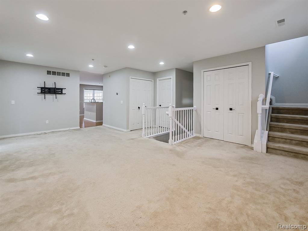 50107 Harding Street, Canton, MI 48188 — Photo 4