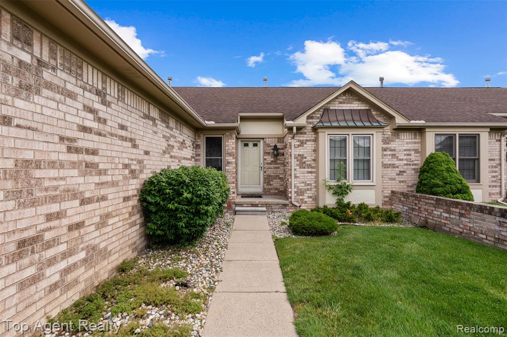 42618 Cassin Way, Clinton Twp, MI 48038 — Photo 3