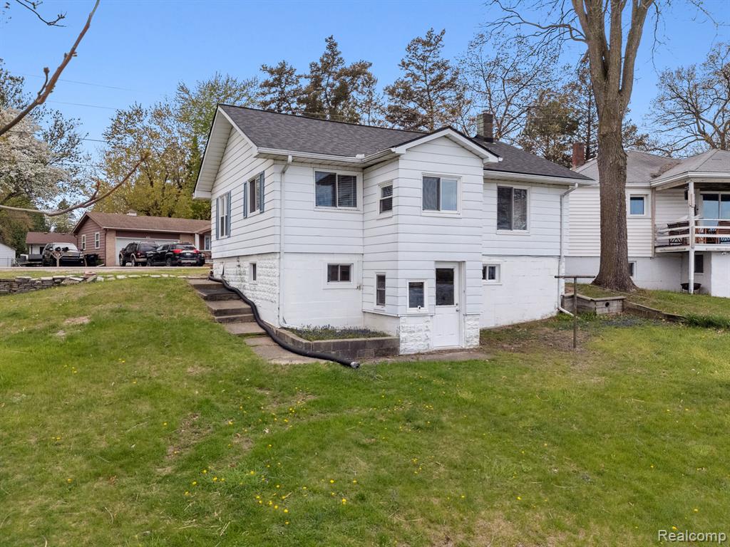 490 Chicago Drive, Howell, MI 48843 — Photo 23