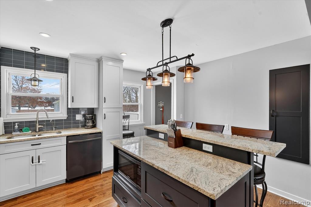 743 Dunreath Street, Walled Lake, MI 48390 — Photo 10