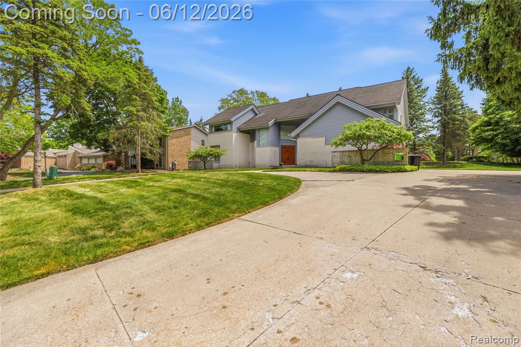 4057 Fox Lake Drive, Bloomfield Hills, MI 48302 — Photo 3