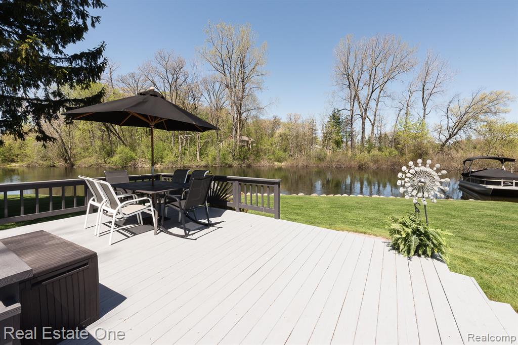 7311 BISCAYNE Court, White Lake, MI 48383 — Photo 28