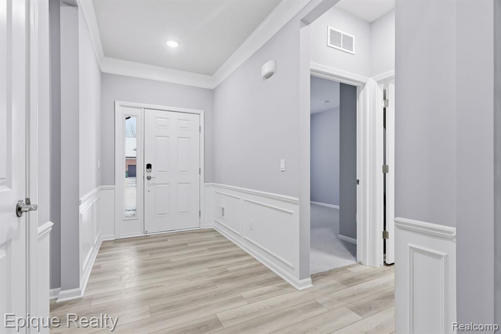 55638 Oak Pointe Drive, Shelby Twp, MI 48315 — Photo 3