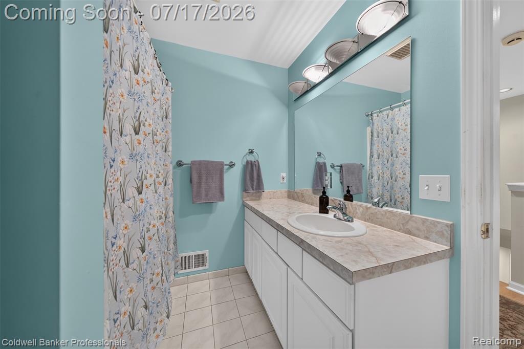 26606 Hales Street, Madison Heights, MI 48071 — Photo 16