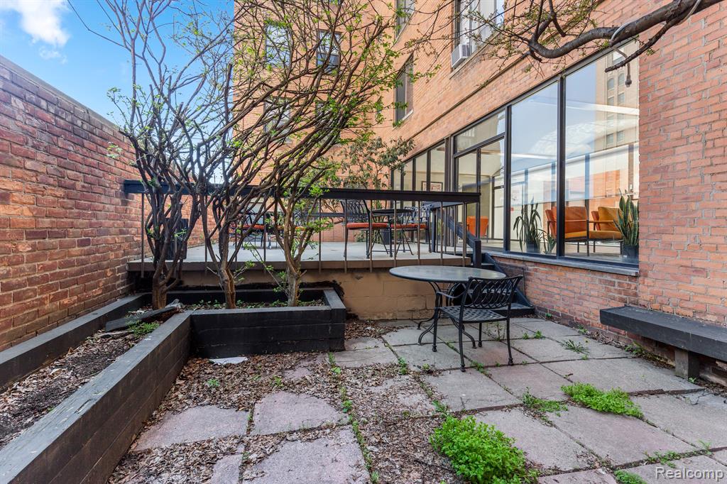 629 W Milwaukee Street, Detroit, MI 48202 — Photo 23