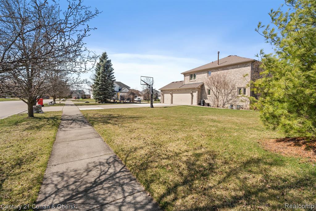 50580 MEANDER Drive, Macomb, MI 48042 — Photo 45