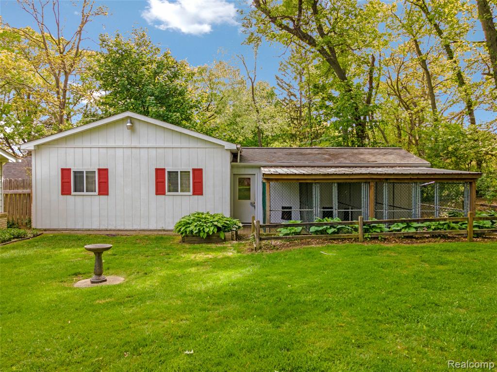 8887 Clark Road, Clarkston, MI — Photo 30