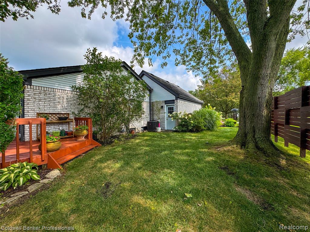 5075 Bayside Drive, Troy, MI 48098 — Photo 34
