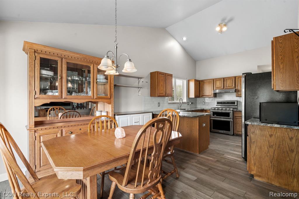 47697 BARCLAY Court, Shelby Twp, MI 48317 — Photo 12