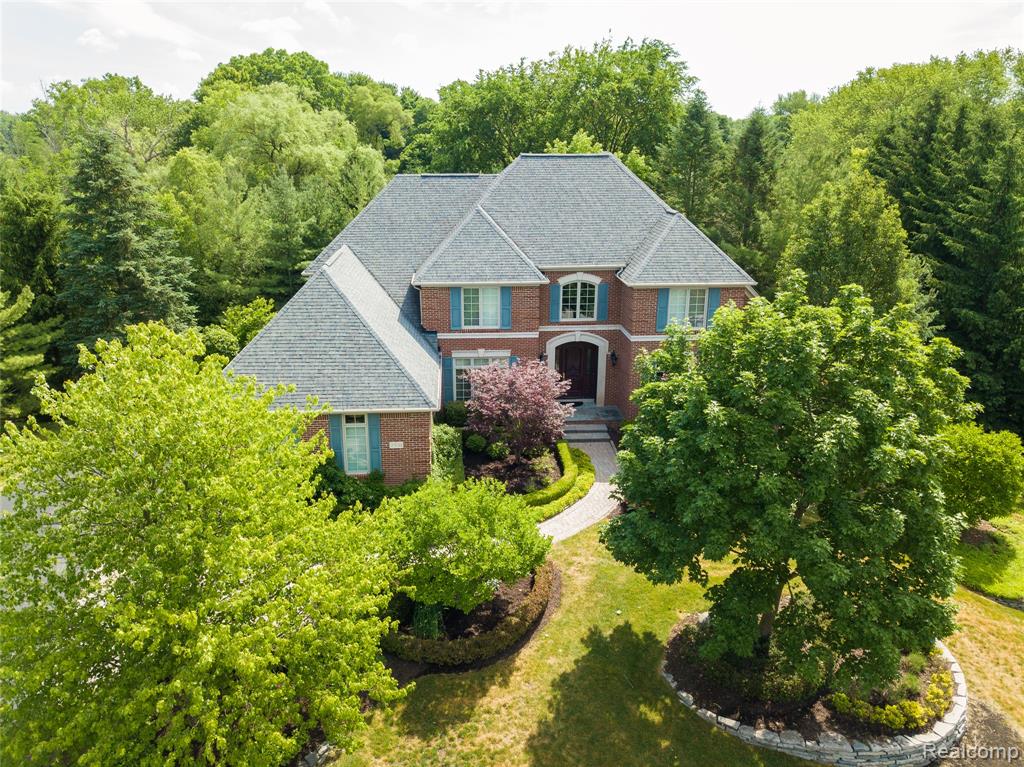 2551 Ginger Court, Bloomfield Hills, MI 48304