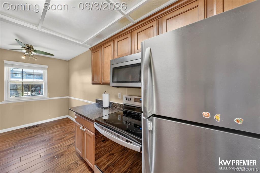 955 Kirts Boulevard, Troy, MI 48084 — Photo 10