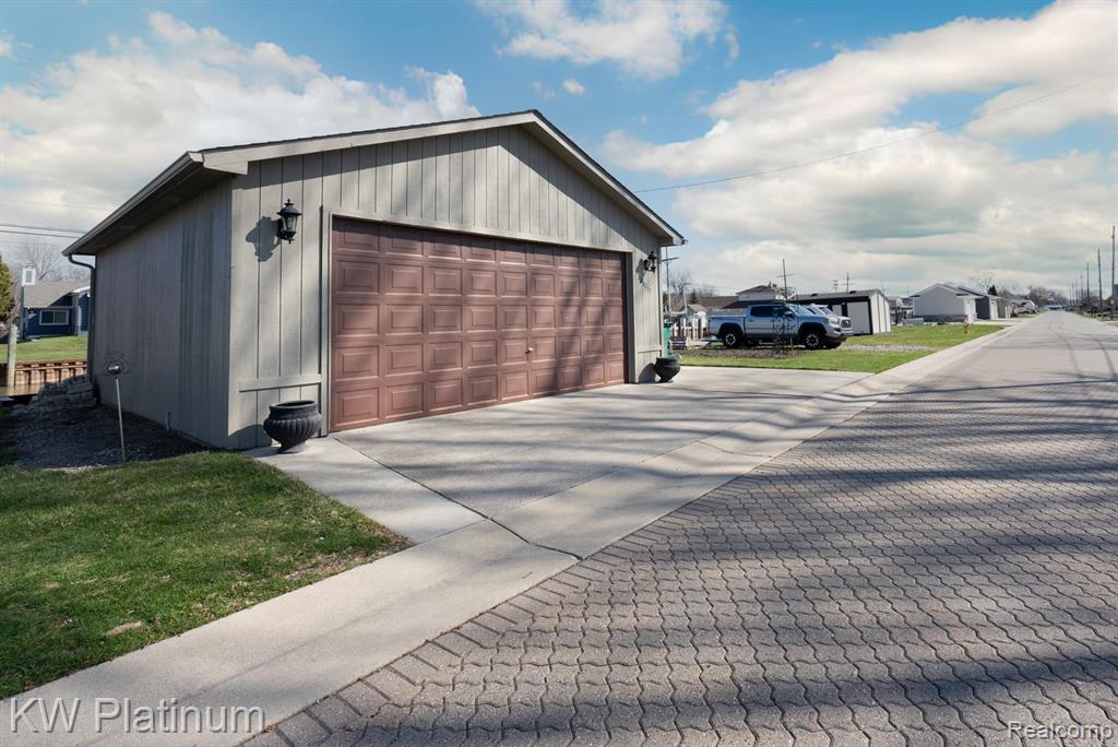 48218 Harbor Drive, Chesterfield, MI 48047 — Photo 19
